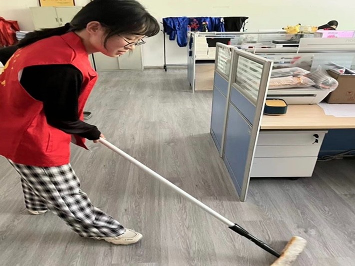 ylzzcom永利总站线路检测学生第一党支部组织开展“我为群众办实事”主题党日活动