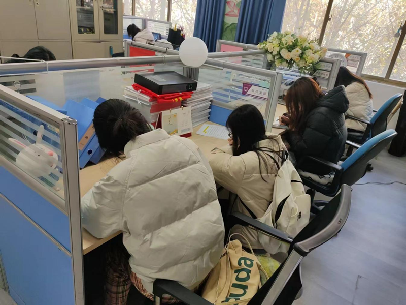 ylzzcom永利总站线路检测学生第一党支部开展“对焦裕禄深情寄语，燃党员奋斗初心”主题党日活动