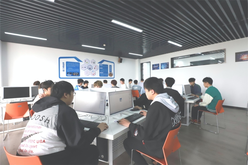 401计算机软件实训室