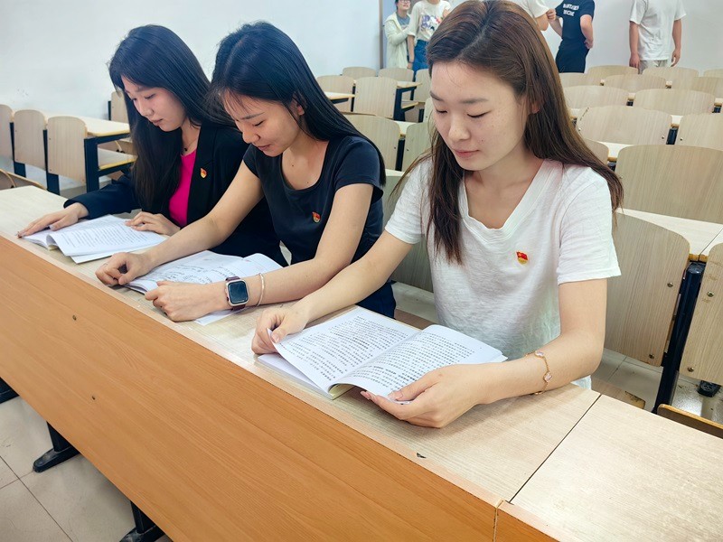 ylzzcom永利总站线路检测学生第七党支部开展讨论“本学期入党积极分子参训事宜”专题会
